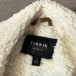 Torrid Sherpa Lined Moto Jacket Size 1X Brown Faux Leather Biker Fall Outerwear thumbnail 3