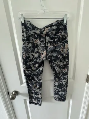 Lululemon Speed Up High-Rise Crop Leggings with Pockets in Spring Bloom Multi thumbnail 6
