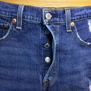Levi’s ribcage shorts Jean shorts 28 button-fly medium dark wash distressed jort thumbnail 7