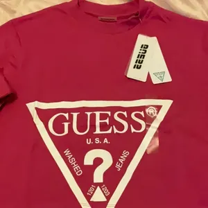 Guess Women's Active Short Sleeve Oversized Logo Cropped T-Shirt Pink Small NWT thumbnail 4