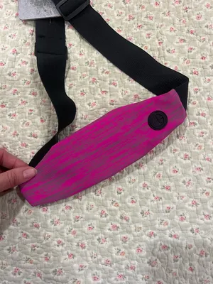 Series 8 fitness Pink Waist Pack with Black Strap thumbnail 3