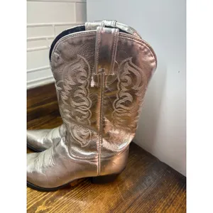 Tony Lama Silver Metallic Cowgirl Boots‎ SIze 6.5 thumbnail 4