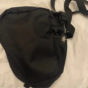 Black‎ Sherpani Crossbody Bag Black thumbnail 4