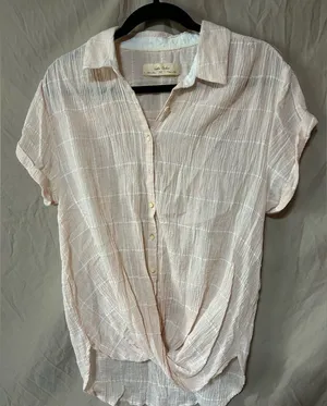 Anthropologie Tshirt thumbnail 1