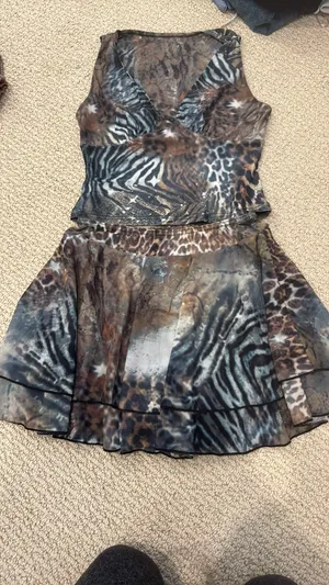 Amazon Set Two-Piece Matching thumbnail 2