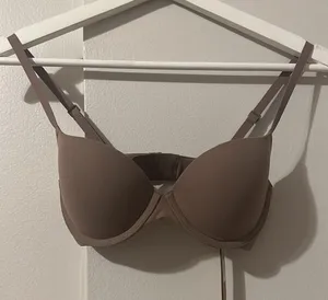 SKIMS NTW FITS EVERYBODY T-SHIRT BRA - Umber tan thumbnail 7