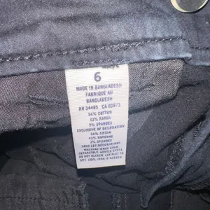 American Eagle 6 stretch black normcore basic shorts thumbnail 3