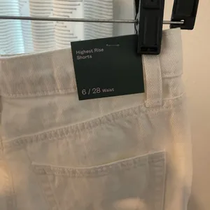 Target High waisted shorts thumbnail 3