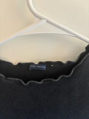 Brandy Melville baby tee thumbnail 3