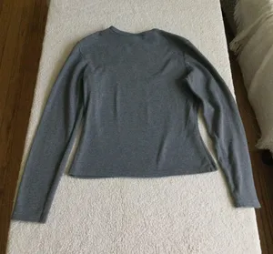 Vintage Gray Crewneck Long Sleeve Top -Sz Medium thumbnail 3