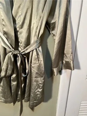Victoria's Secret Women's One Size Silky Satin Robe Pale‎ Light Green True Wrap thumbnail 5