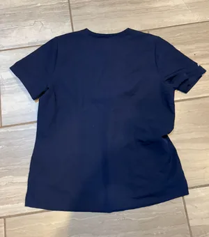 FIGS sz L Scrub Top(Read Ad)No :( thumbnail 3