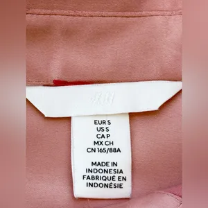 H&M Satin Button-Down Shirt in Blush thumbnail 6
