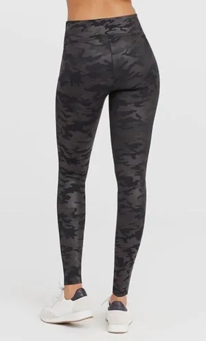 SPANX Faux Leather Glossy Camo Matte Black shaping slimming Leggings Sz L thumbnail 16