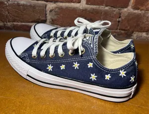 Converse Chuck Taylor with daisies thumbnail 7