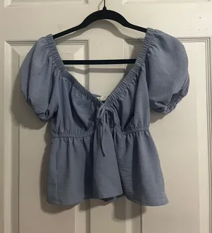 Boutique Top thumbnail 1