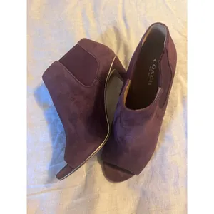Coach Booties Size 7 B Burgundy Suede Heels Open Toes Adrianna thumbnail 4