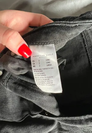 American Eagle Outfitters Mom Jean thumbnail 4