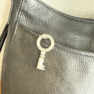 Vintage Y2K Minimalist Fossil Small Black Pebble Leather Crossbody Has Key Charm thumbnail 3