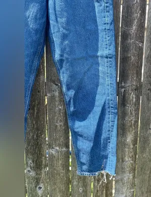American Eagle outfitters Distressed & Ripped HIGH RISE MOM JEANS NWT thumbnail 3