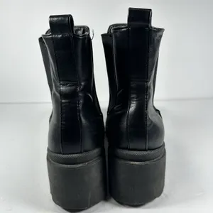 Forever Women’s Black Chelsea Lug Sole Platform Ankle Boots - Size 8 thumbnail 4