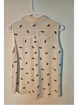 H&M Divided Women’s Sleeveless Button-Down Feather Print Blouse Cream Size 6 W-2 thumbnail 2