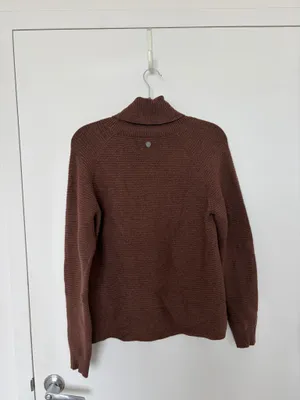 Turtleneck thumbnail 2