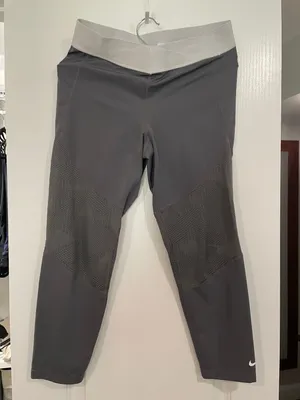 Pro Leggings thumbnail 1