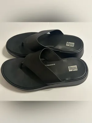 Fitflop Women's Black Crossover Thong Sandals thumbnail 2