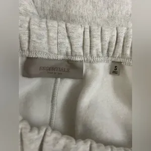 NWT Essentials Fear Of God Essentials Light Oatmeal Sweatpants Size S thumbnail 9