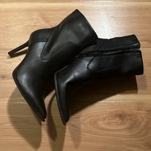 Forever 21 Sleek Black Heeled Boots thumbnail 7