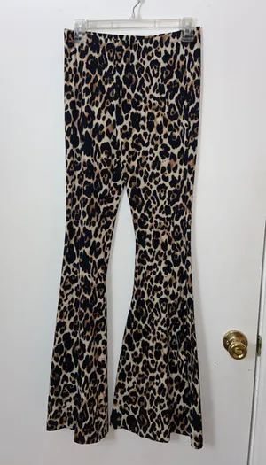 NWT cheetah print flare pants from boutique Multi Size M thumbnail 2