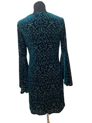 Eliza J Green Patterned Velvet Burnout Cascade Bell Sleeve Shift Dress thumbnail 4