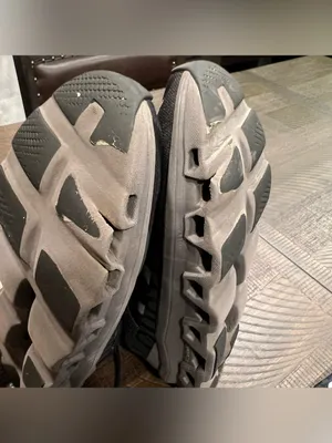 On cloud women running shoes in black 8.5 thumbnail 14