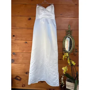 Lulus Profound Love White Satin Pleated Strapless Sleeve Maxi Dress Bridal Sz L thumbnail 3