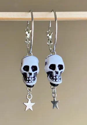 Handmade skull & star goth grunge punk funky dangle hoop earrings🖤💀 thumbnail 1