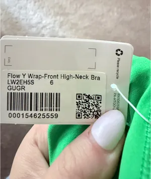 Lululemon Size 6 Flow Y Wrap Front High Neck Bra in Green thumbnail 3