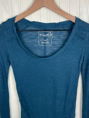 Free People We the Free Scoop Neck Long Sleeve Top XS Raw Edge Rayon Linen Knit Tight Fit thumbnail 3
