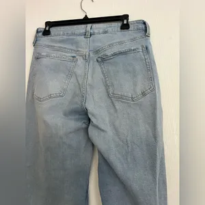 Old Navy Light Blue High Rise Distressed Jeans thumbnail 6