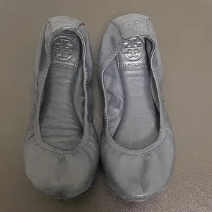 Tory Burch Eddie Navy Blue Leather Ballet Flats 6 M Folding Elastic Rim *No box* thumbnail 3