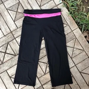 alo Black Cropped Leggings Size M thumbnail 1