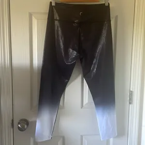 Zyia Black Metallic Ombre Light n Tight Hi-Rise 7/8 Legging Size 12 thumbnail 8