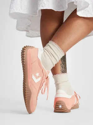 NEW Converse Pink Run Star Low Trainers Suede Lace Up M-8 W-9.5 thumbnail 2