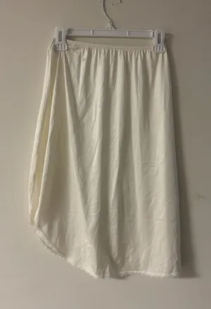 Vintage Warner’s Half Slip Skirt Cream White Lace Trim Size M thumbnail 1