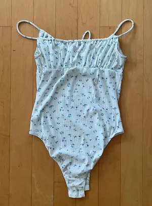 Princess Polly white and blue floral bodysuit thumbnail 2