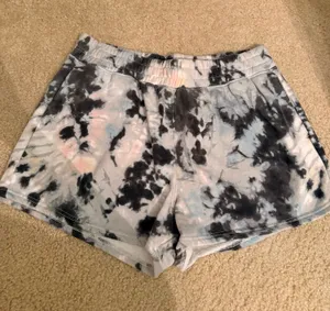 Shorts  thumbnail 1