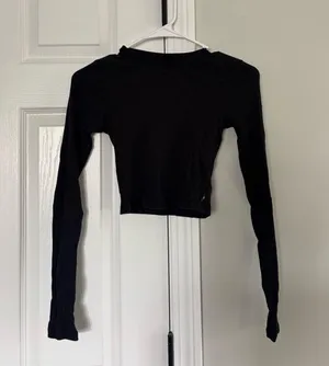Aritzia TNA Long Sleeve thumbnail 1