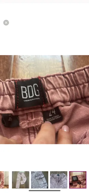 BDG NWOT Urban Outfitters pink cargo baggy jeans thumbnail 4