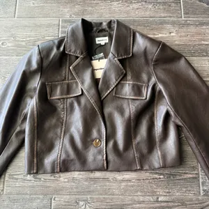 Revolve Superdown Blakely Faux Leather Brown Cropped Blazer Jacket thumbnail 7