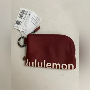 Lululemon NWT Clippable Card Pouch Burgundy Wristlet thumbnail 4